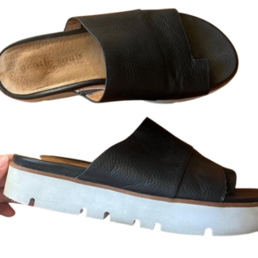 Gentle Souls by Kenneth Cole Sandals